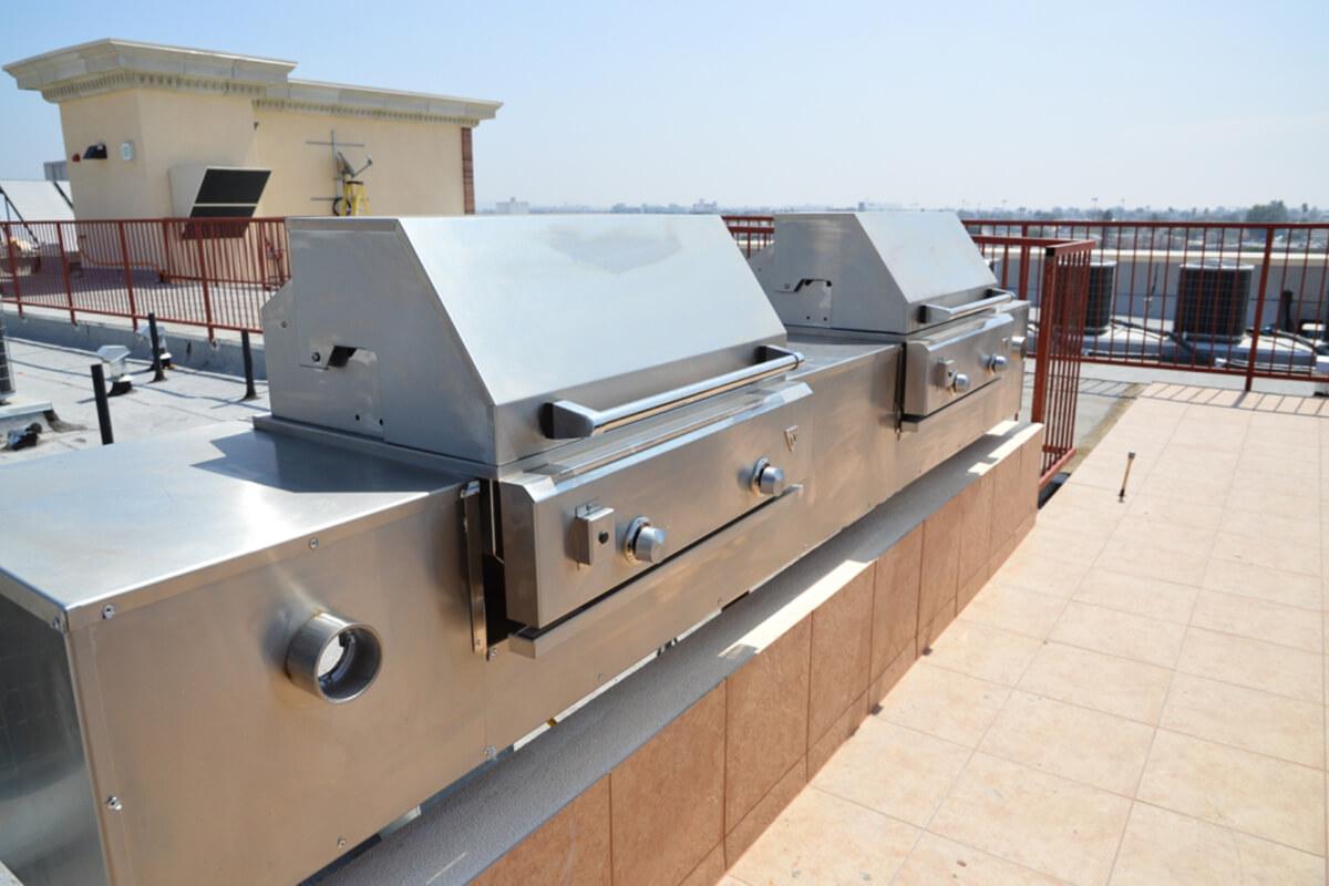 ROOFTOP GRILLING STATIONS