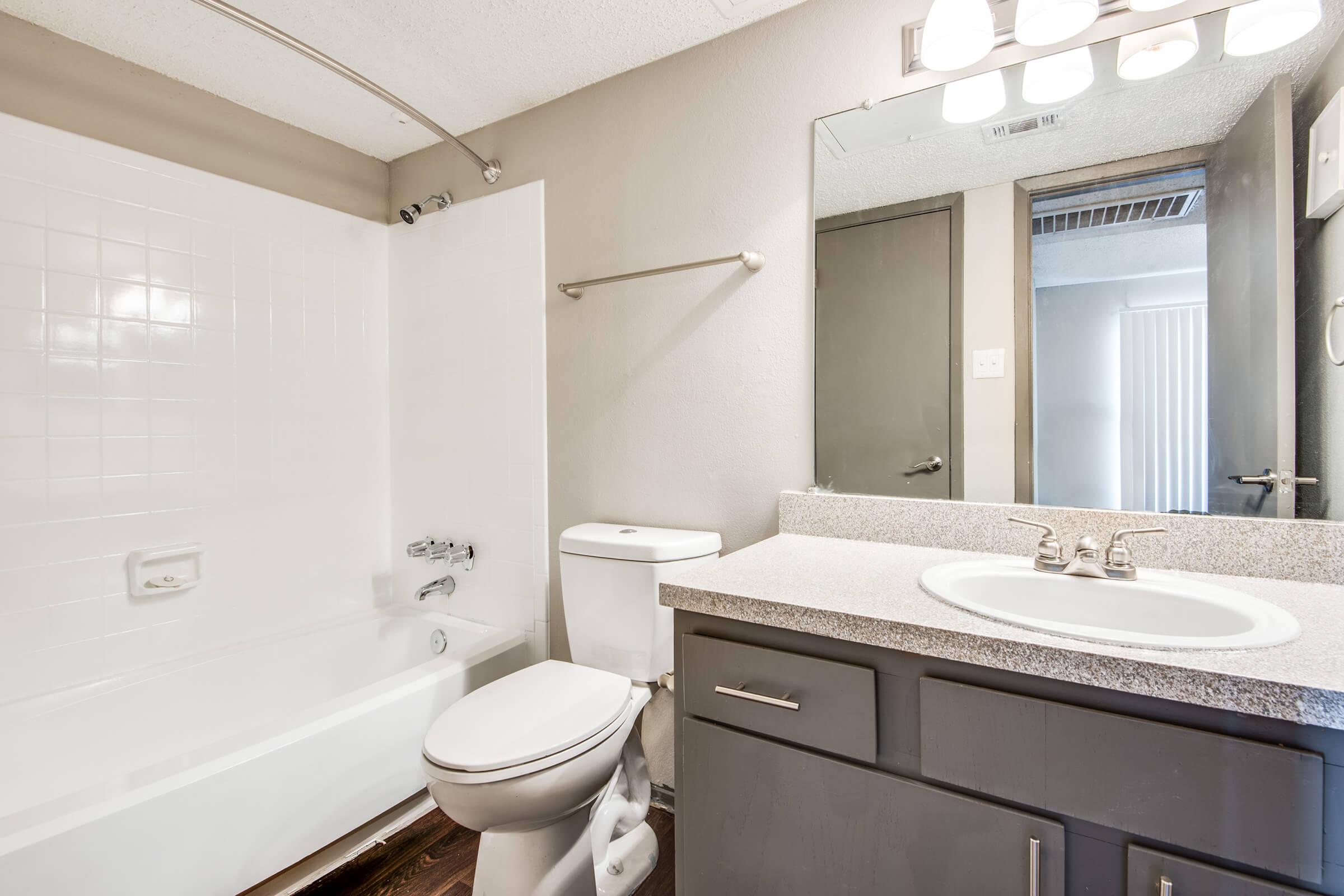 BATHROOM 3.jpg