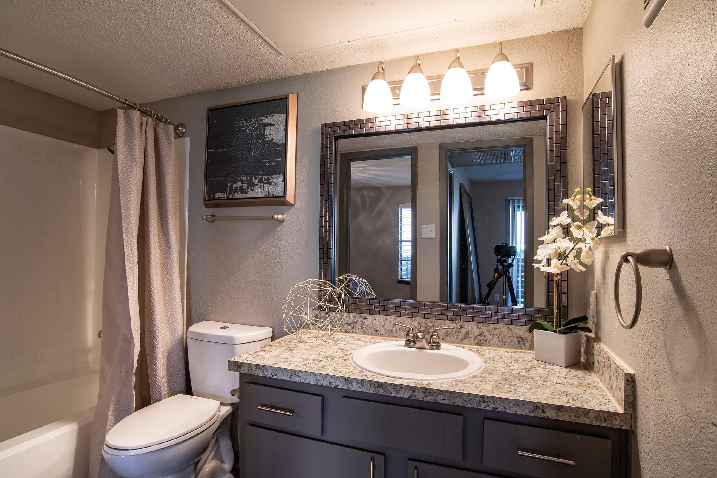 bathroom 1.jpg