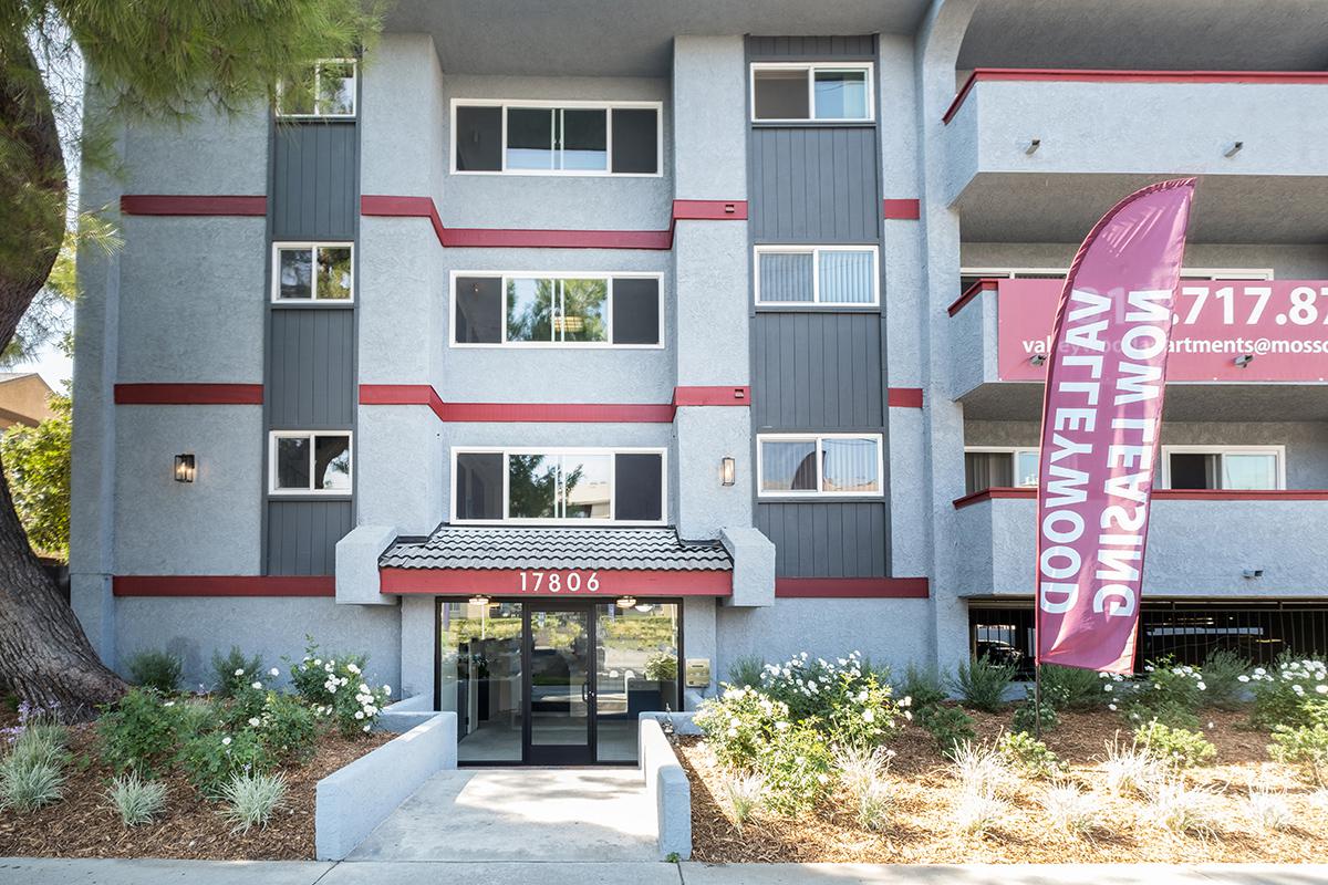 Valleywood Apartments For Rent in Northridge, California
