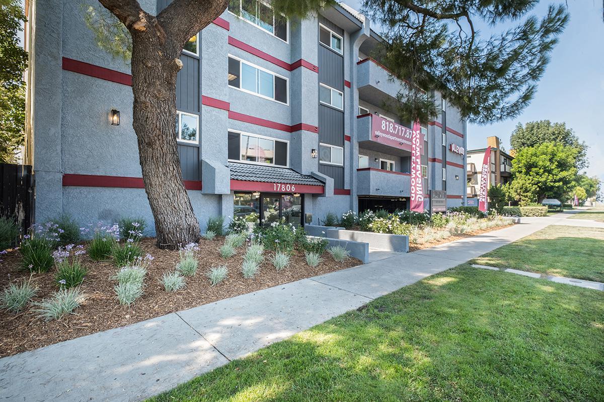 Valleywood Apartments in Northridge, CA