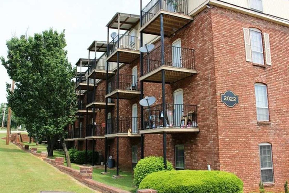 serenity-apartments-at-huntsville-huntsville-al-building-photo (15).jpg