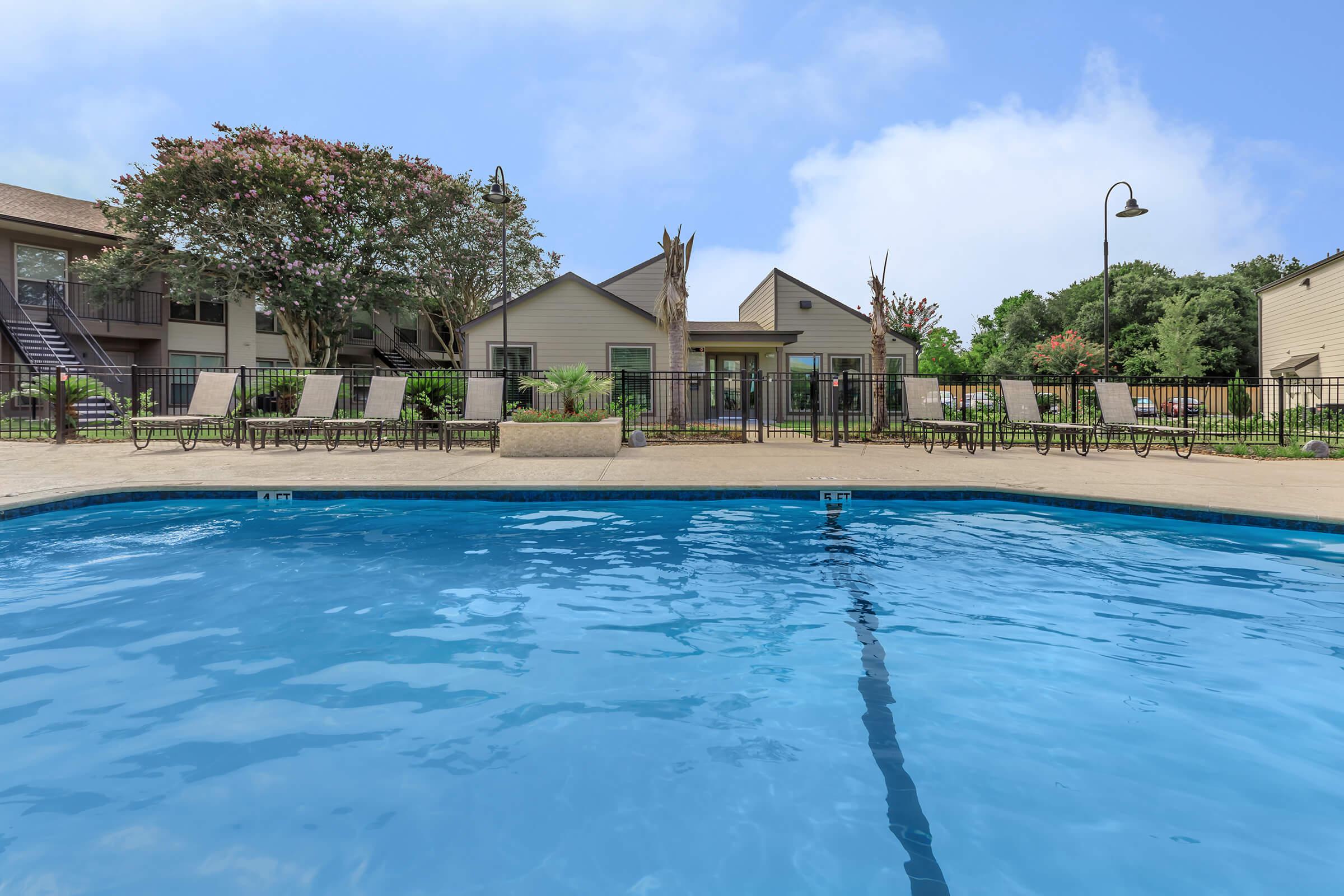 Home Willow Creek Apartment Homes Alvin, TX