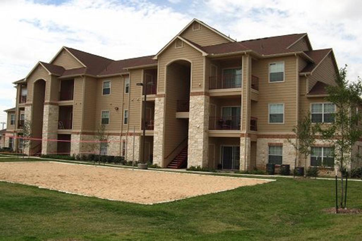 WELCOME HOME TO WILLOWBEND APARTMENTS IN SAN ANTONIO, TEXAS