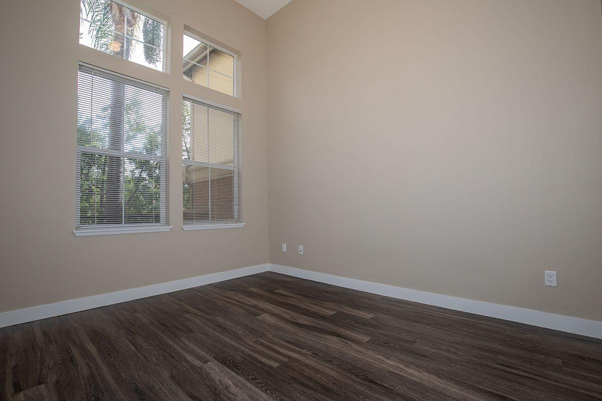 01b Living Room.jpg