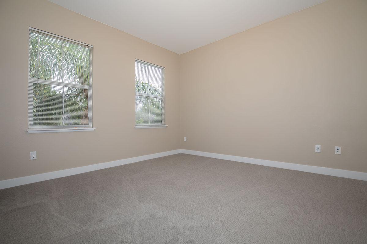 04a Master Bedroom.jpg