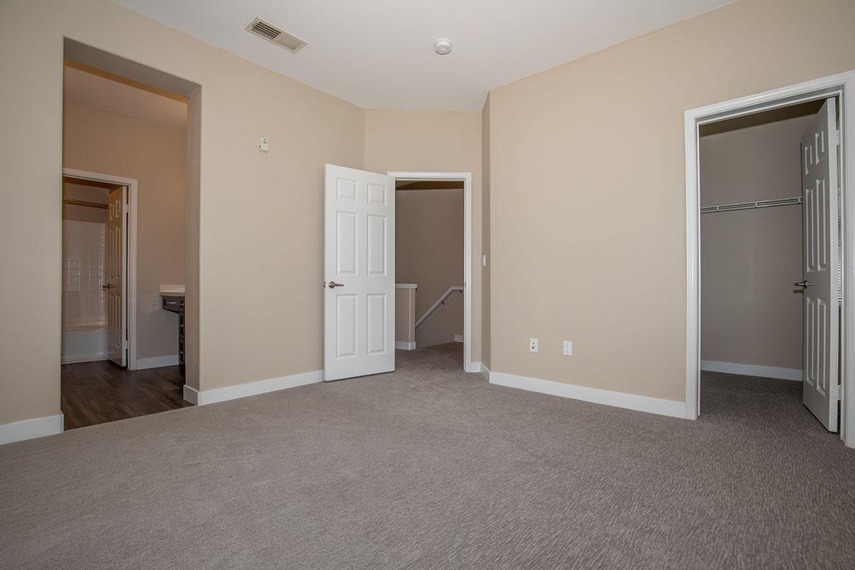 04b Master Bedroom.jpg