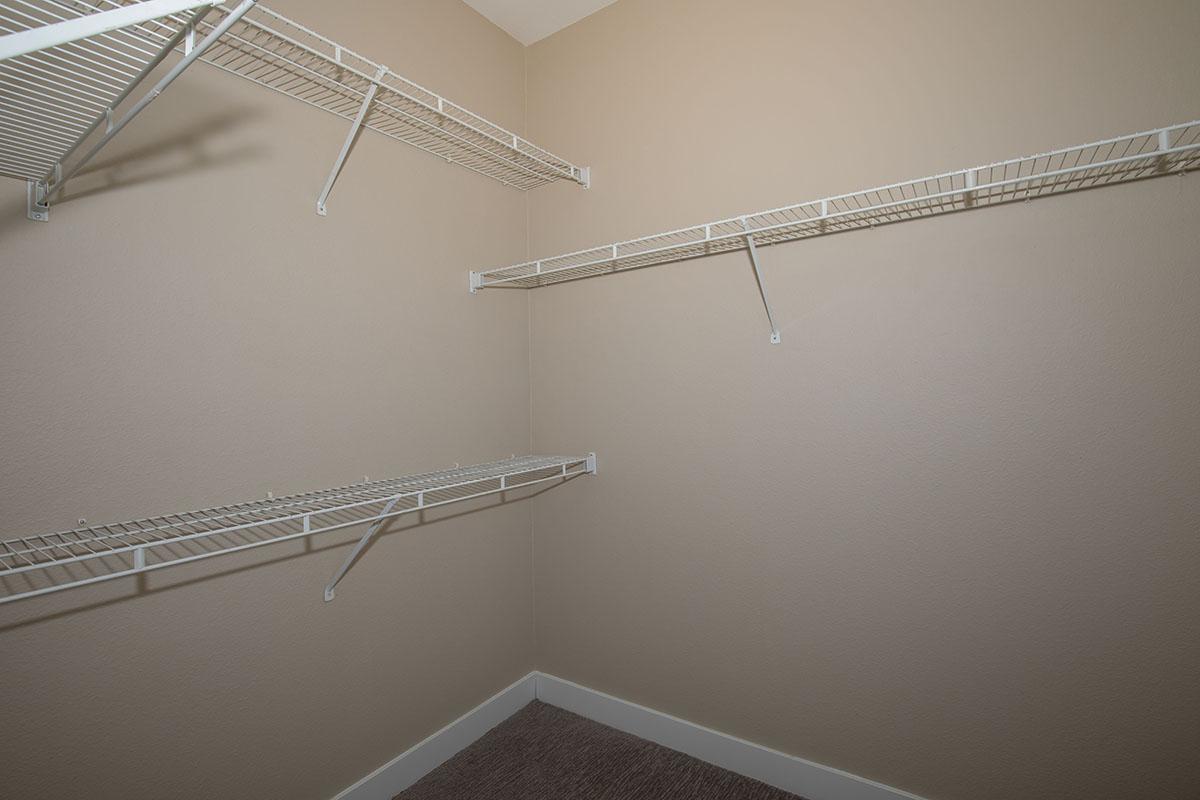 04d Master Closet.jpg