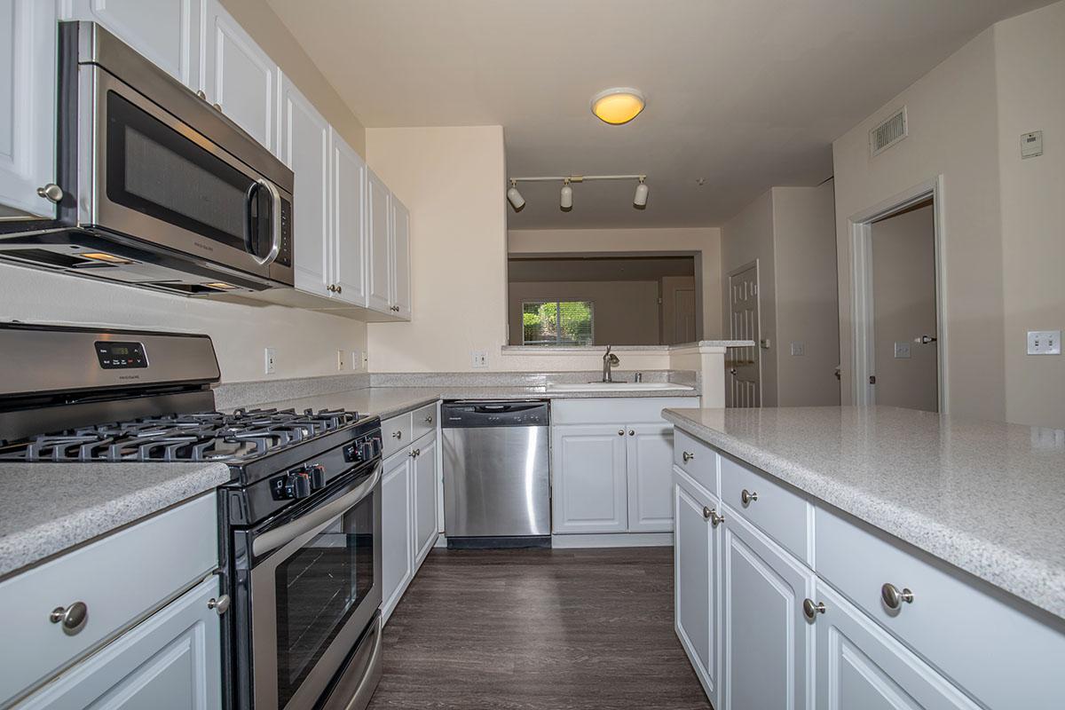02a Kitchen.jpg