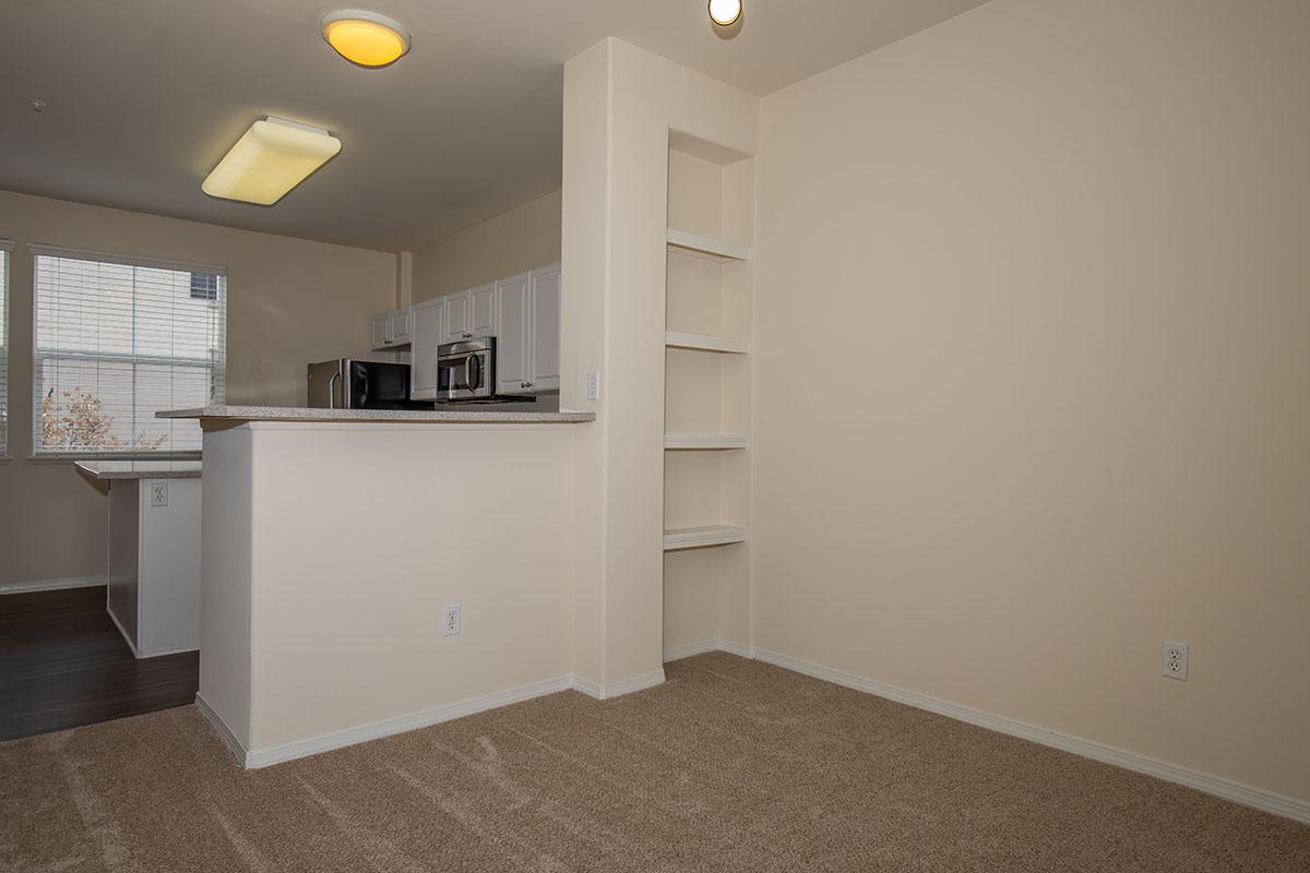 03a Dining Room.jpg
