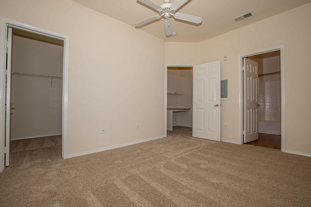 04b Master Bedroom.jpg