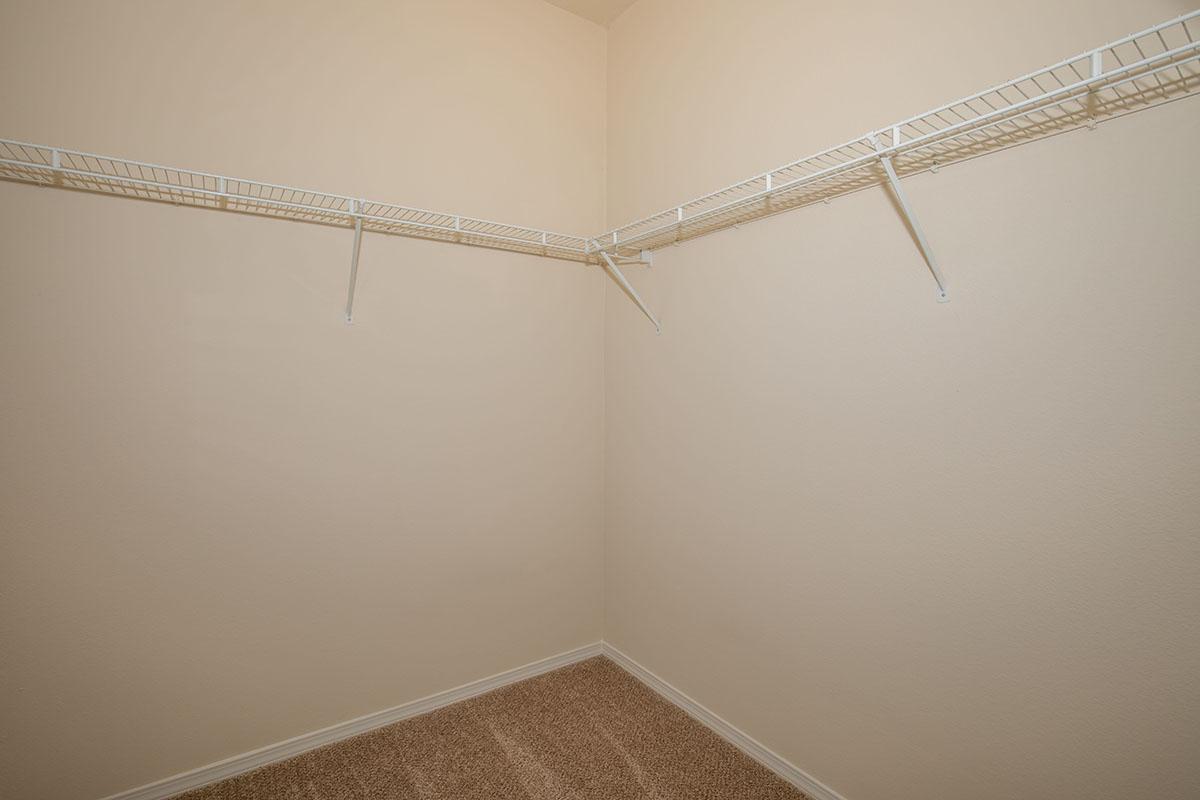 04d Master Closet.jpg