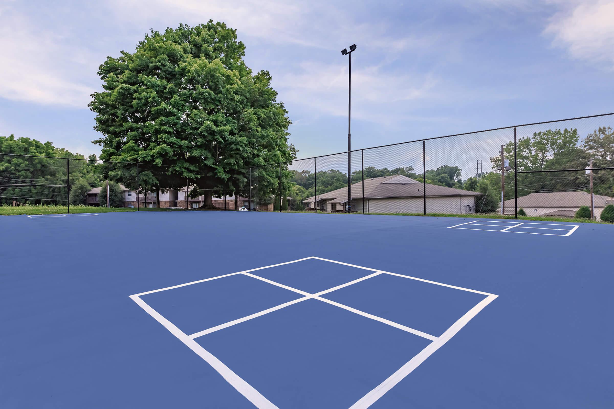 Tennis Courts at Belle Forest at Memorial in Clarksville, TN