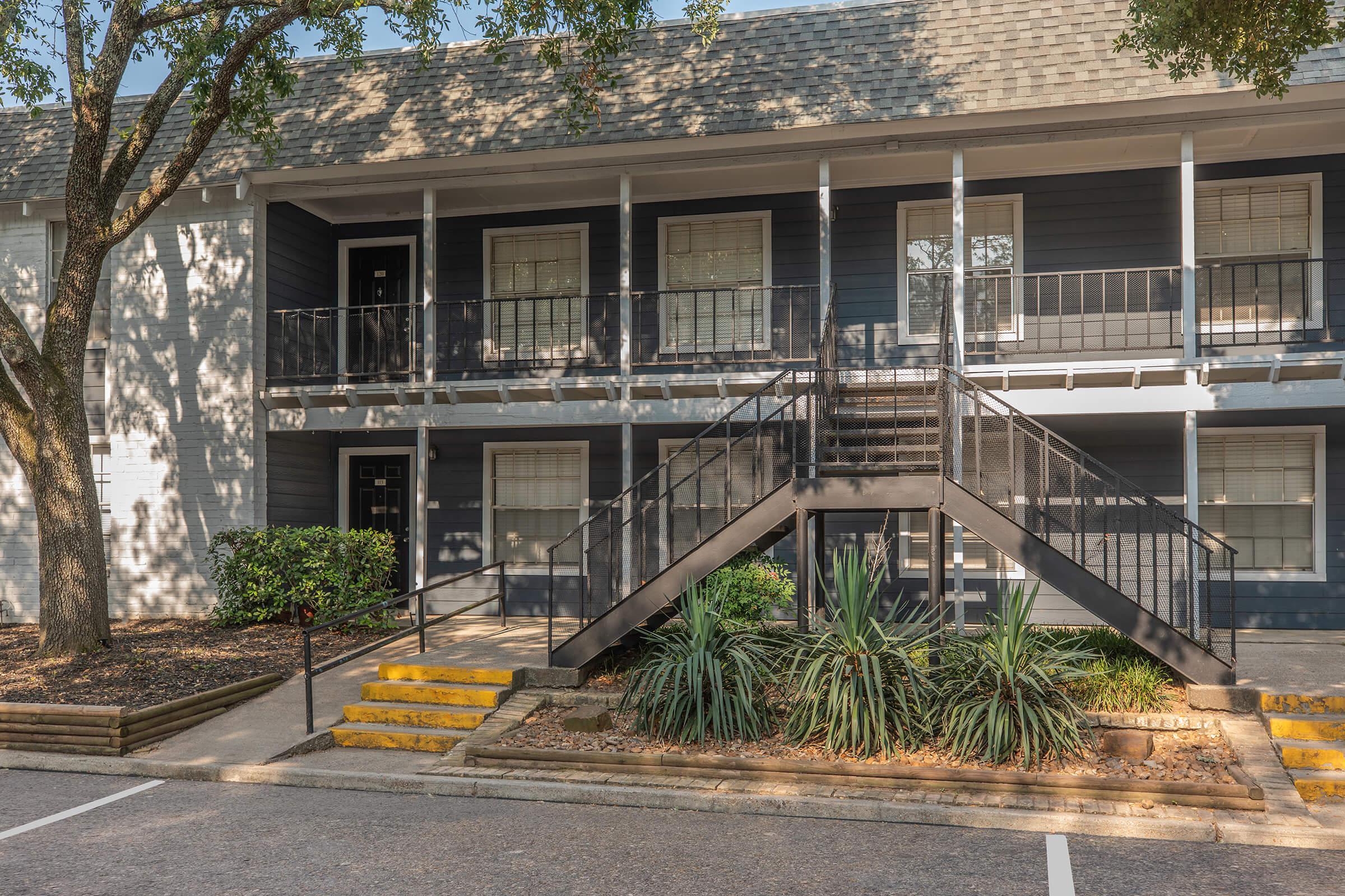 WELCOME HOME TO WHISPERING OAKS APARTMENTS