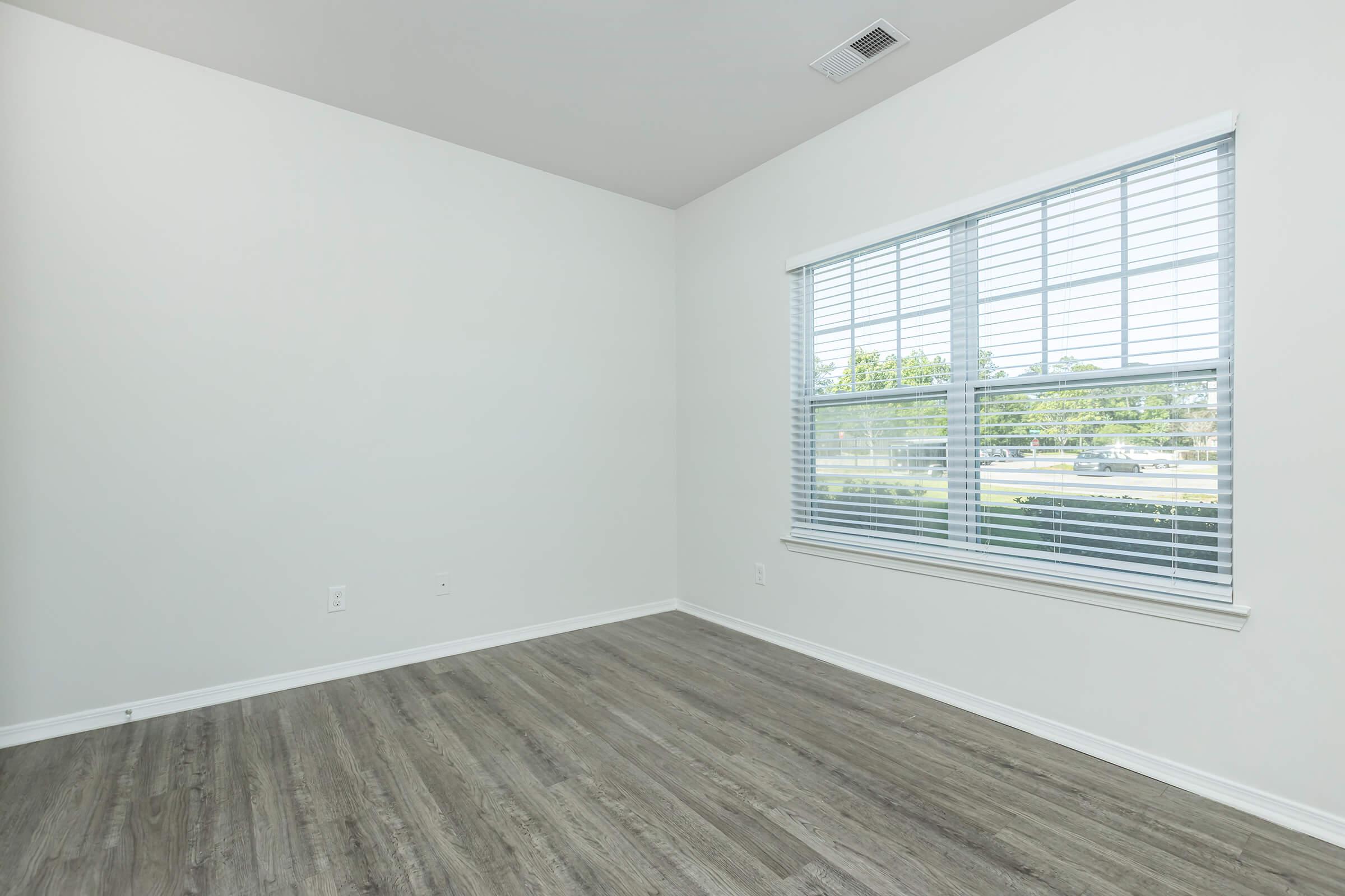 WOOD-STYLE FLOORING