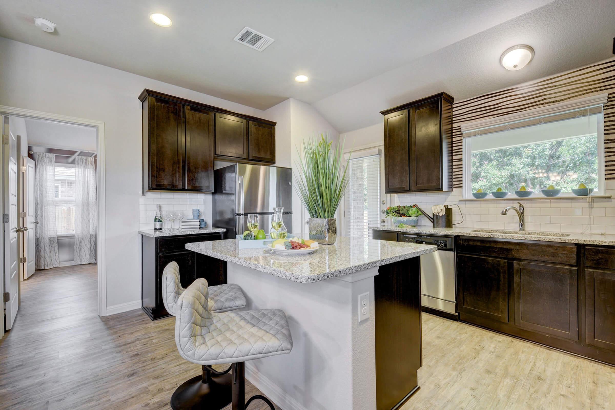 orig_1420 Walden Pond Dr 101_6669290.jpg