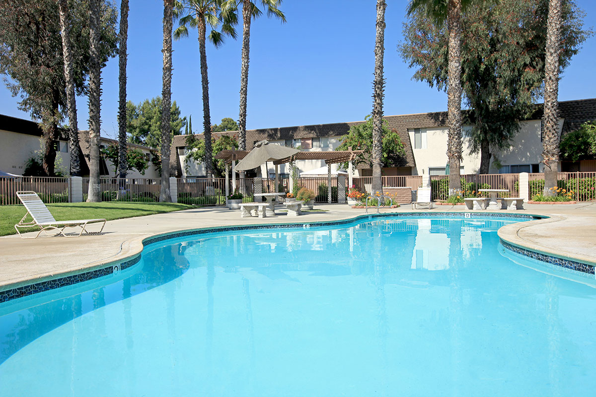 Paseo Del Prado Apartments - Apartment Living in Escondido, CA