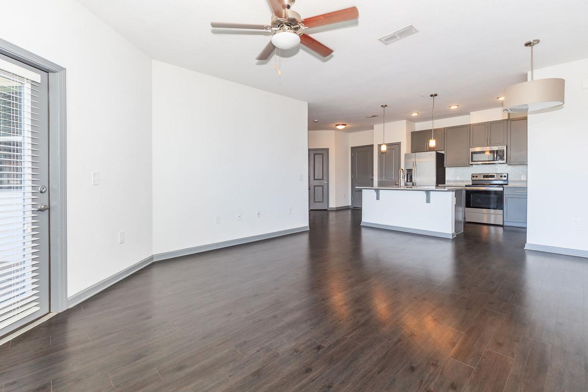 HARDWOOD STYLE FLOORING