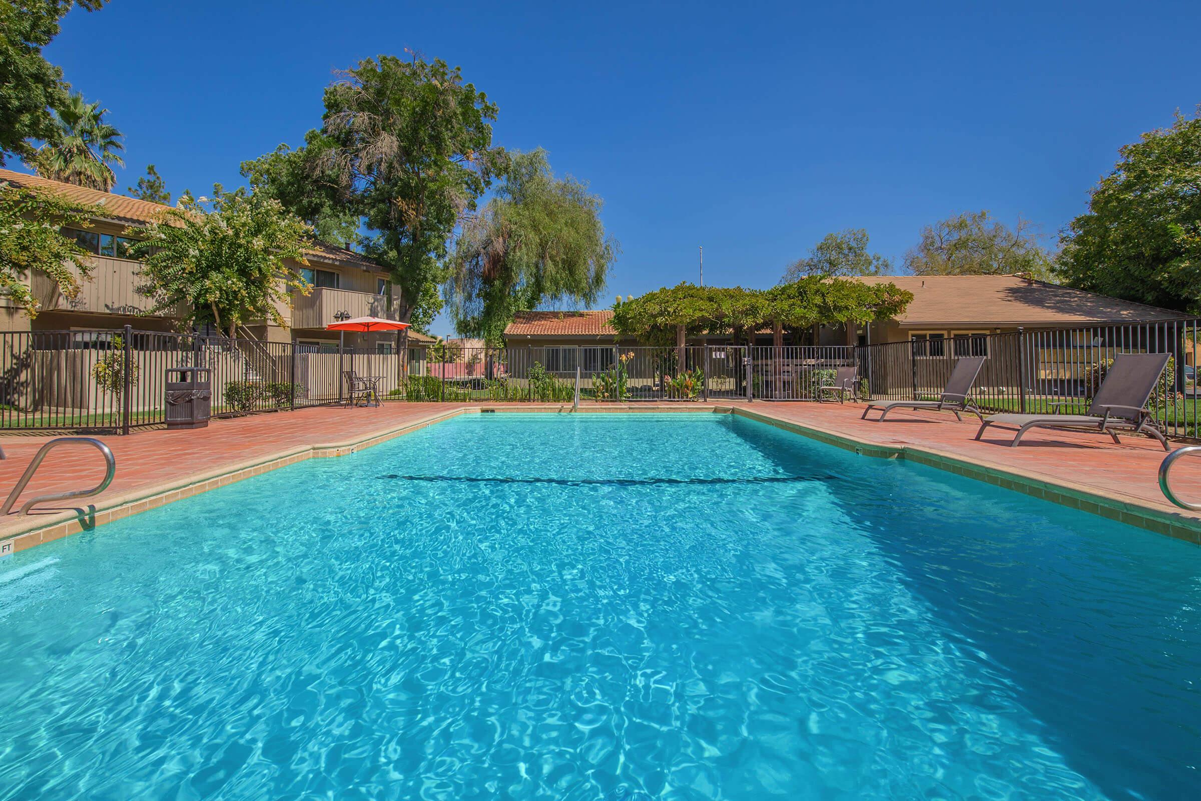 residents-lacey-west-apartments-hanford-ca