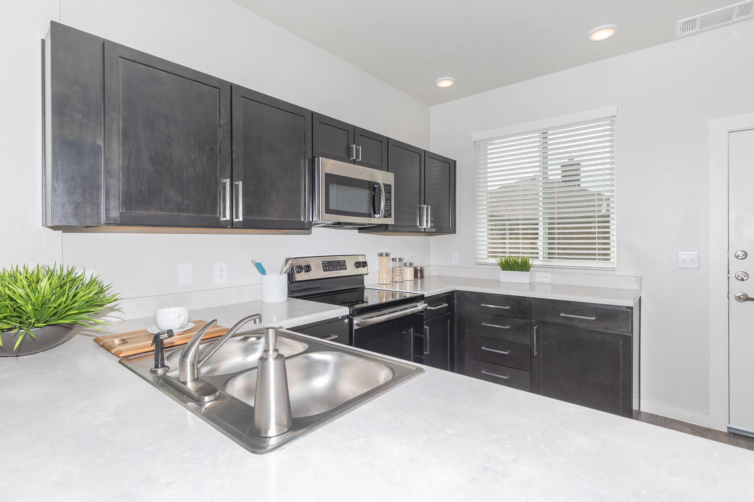 ALL-ELECTRIC KITCHEN IN TOWNHOMES AT TWENTY01
