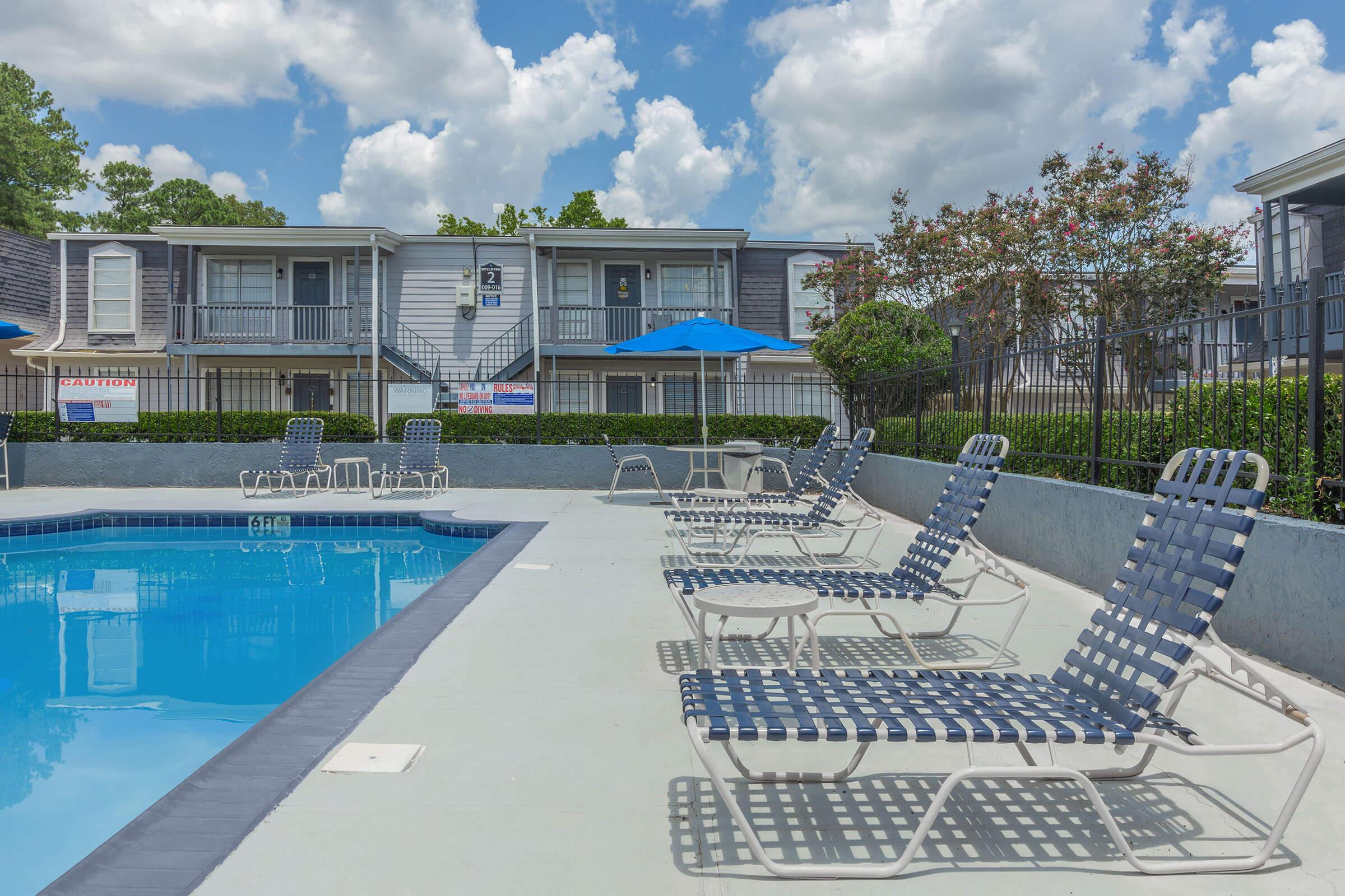 a pool outside of a building