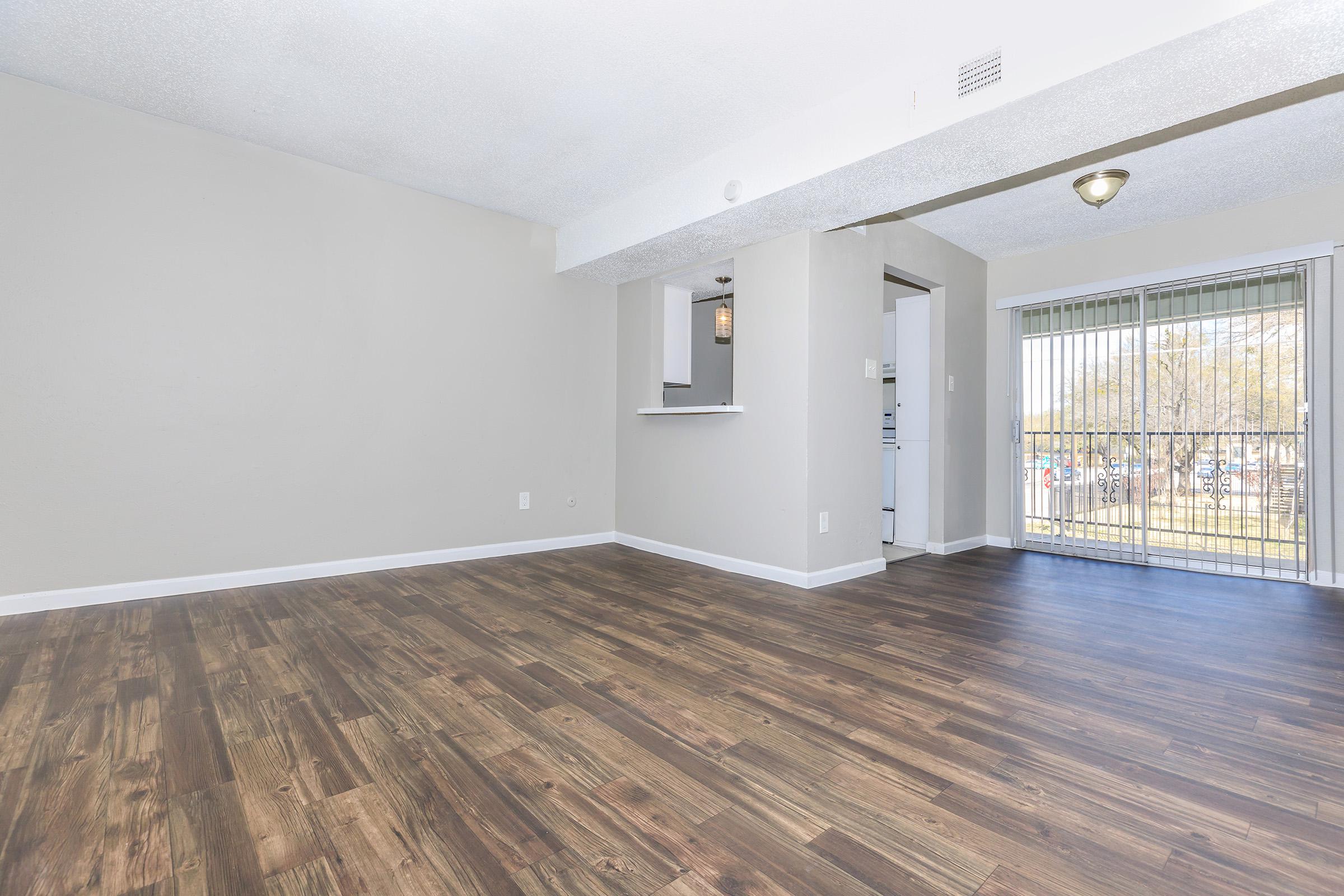 SPACIOUS APARTMENT FOR RENT IN DALLAS, TX