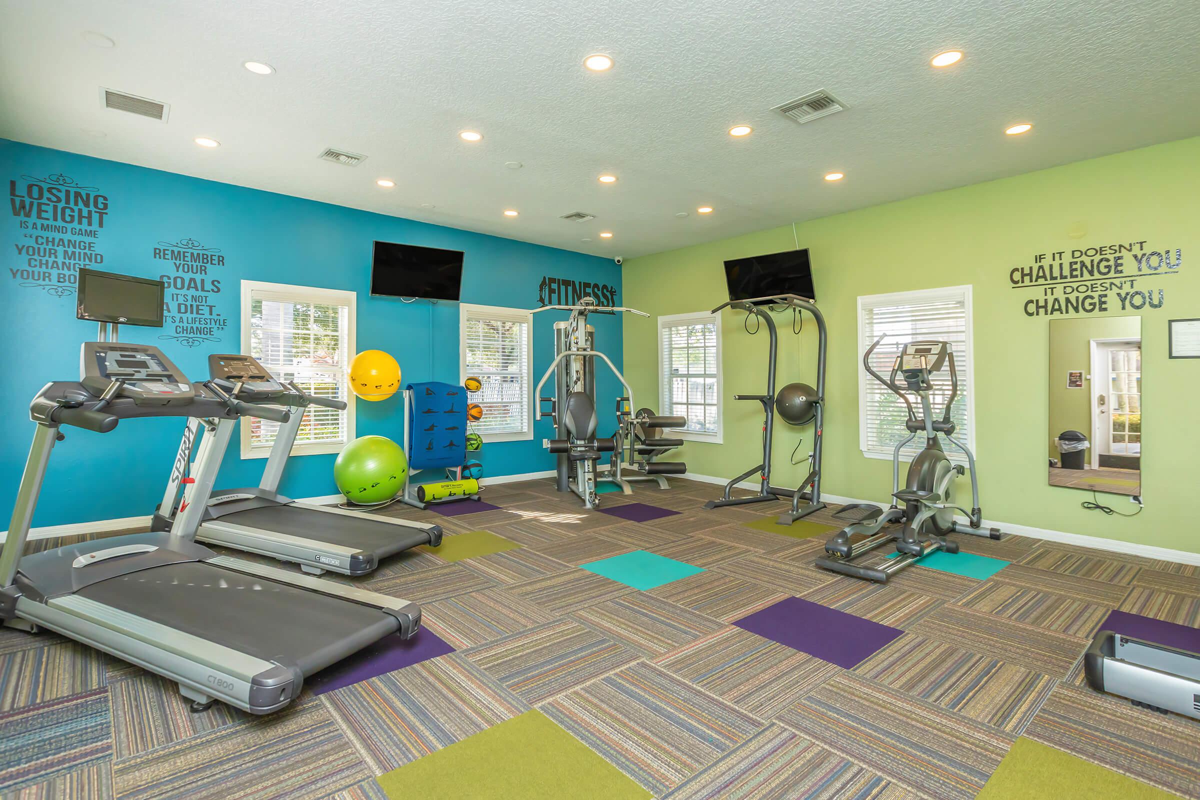 FITNESS CENTER WITH FREE WEIGHTS