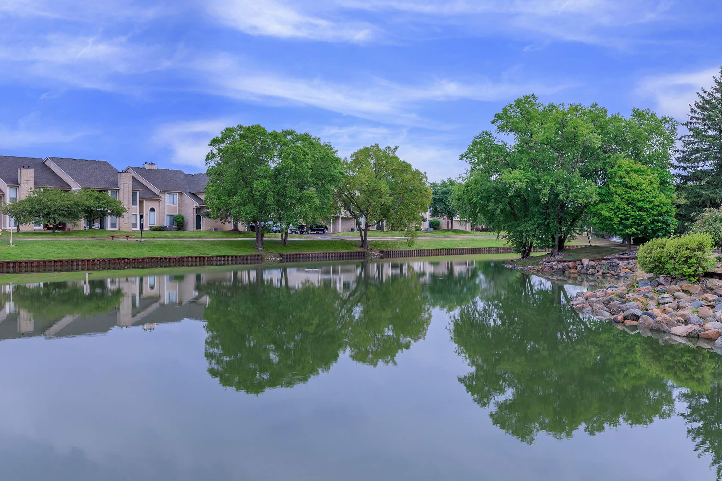 Manors at Knollwood Apartments in Clinton Township, MI