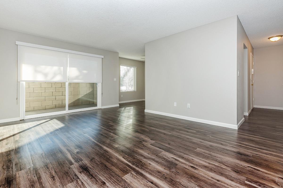 GORGEOUS WOOD-LIKE PLANK FLOORING