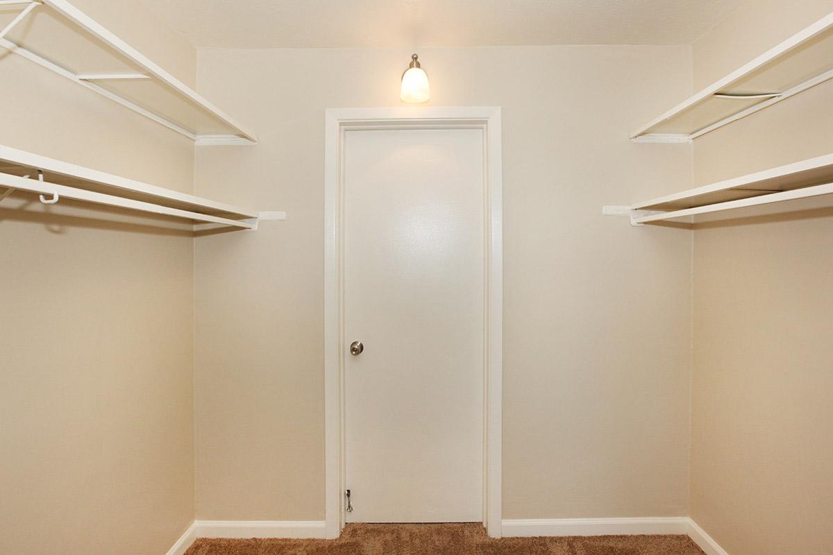 SPACIOUS WALK-IN CLOSET