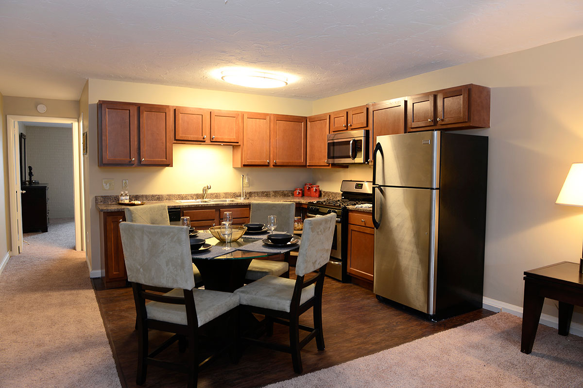 STAINLESS STEEL APPLIANCES AT THE PERCH ON LAKE