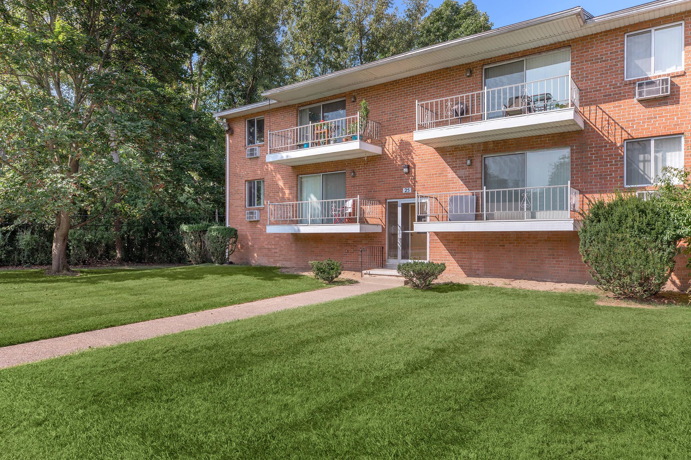 Locust Hill Apartments